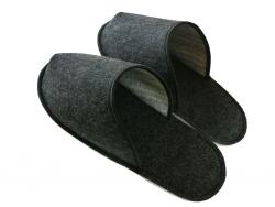 Zámecké papuče s filcovou podrážkou černé